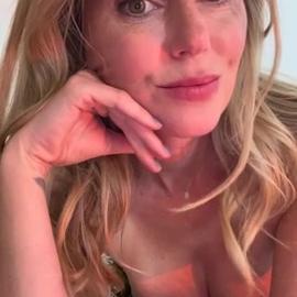 Diora Baird Christmas Strip Tease Onlyfans Leak Porn Zones Vid